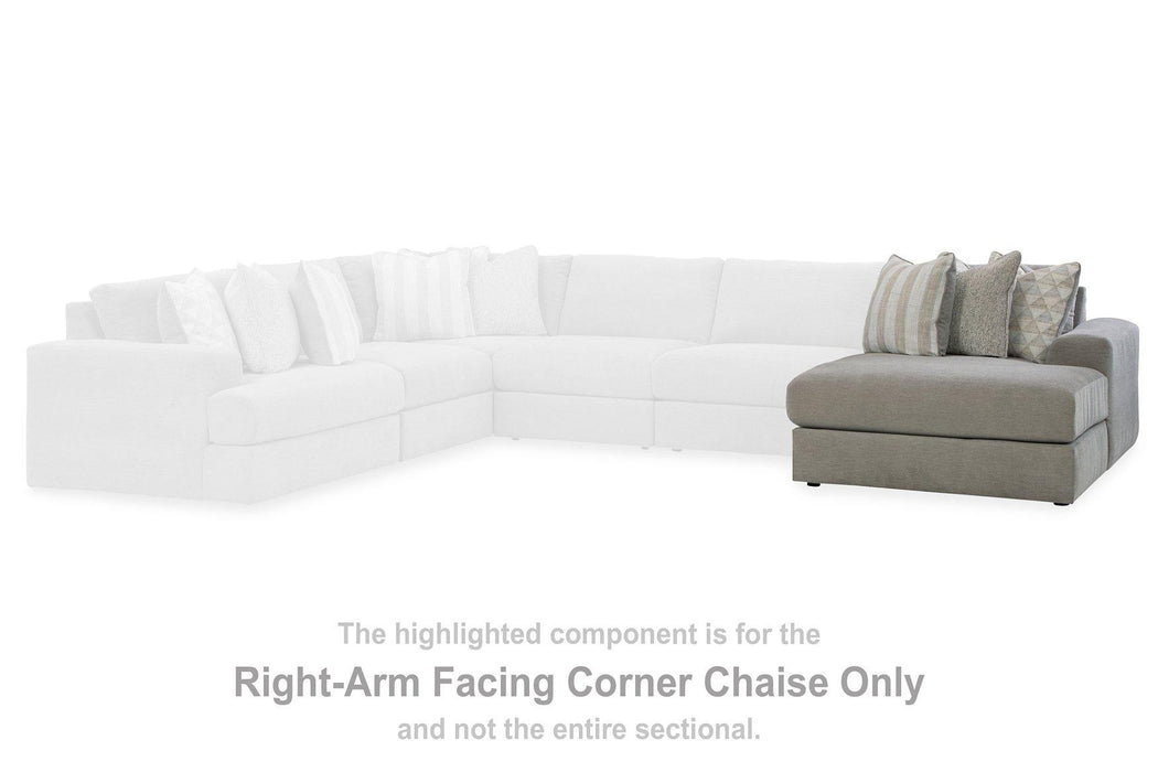 Avaliyah Sectional with Chaise